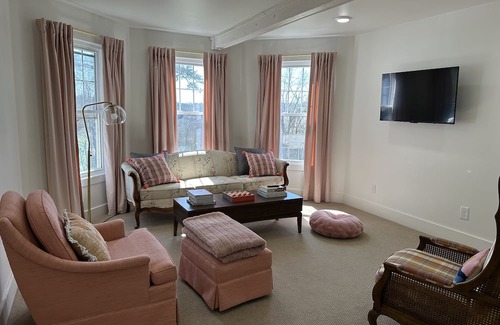 Cape Girardeau Casa | Charming former farmhouse near the university in Cape Girardeau