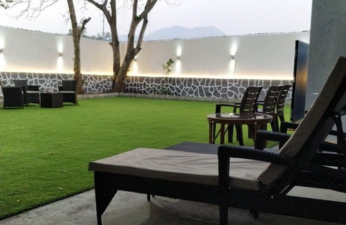 Karjat Villa | Cozy 2-bedroom villa with WiFi, AC in Gorgeous Karjat