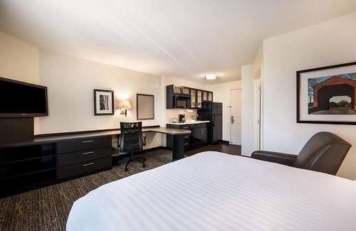 Brentwood Casa | Suite Near Downtown Nashville! Full Kitchen, Pets Allowed!