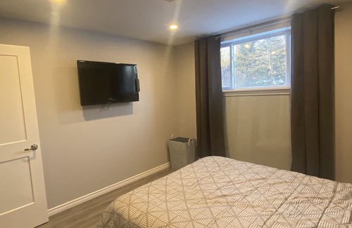 Sundridge Casa | Downtown Belmont & Main - Lower level