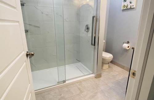 Sundridge Casa | Downtown Belmont & Main - Lower level