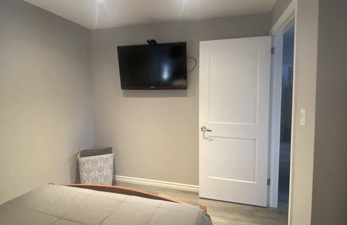 Sundridge Casa | Downtown Belmont & Main - Lower level