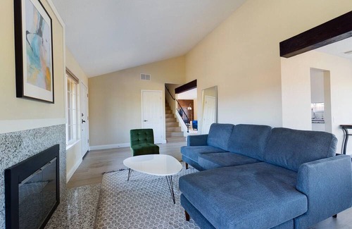 Pleasanton Casa | Modern and relaxed living w/office, huge backyard. Corner lot with R/V parking.