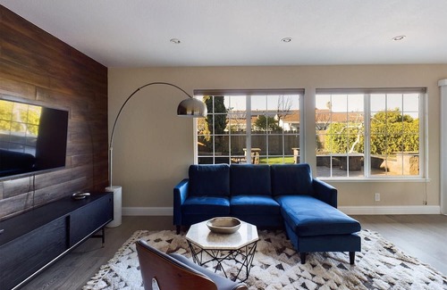 Pleasanton Casa | Modern and relaxed living w/office, huge backyard. Corner lot with R/V parking.