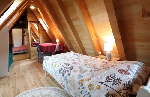 Saint-Martin-Valmeroux Cabaña | Gite Saint-Martin-Valmeroux, 3 bedrooms, 8 persons
