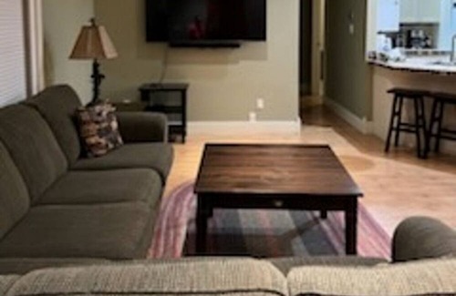 Kearney Casa | RETREAT WATERFRONT GETAWAY IN KEARNEY