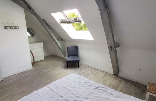 Saint-Remy-la-Varenne Casa | Country house being renovated in a village on the banks of the Loire.