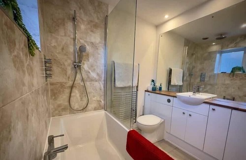 Brislington Cabaña | A Victorian Charm with Modern Comforts