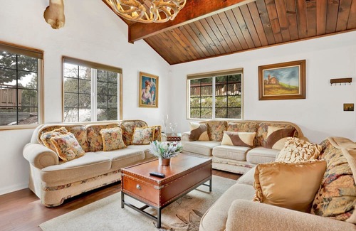 Whispering Forest Cabina | Antelope Views Big Bear~Pool Table~Relaxing Retreat