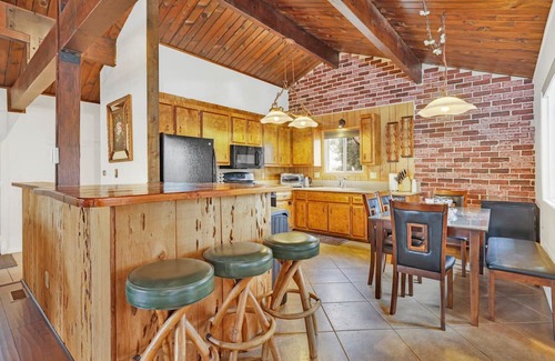 Whispering Forest Cabina | Antelope Views Big Bear~Pool Table~Relaxing Retreat