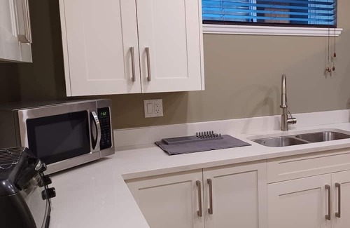Port Moody Apartamento | Quiet apartment in beautiful Port Moody