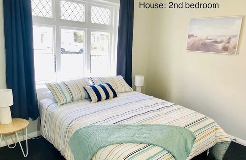 Petone Casa | Petone Beach - Entire Villa & Optional Sleep-Out