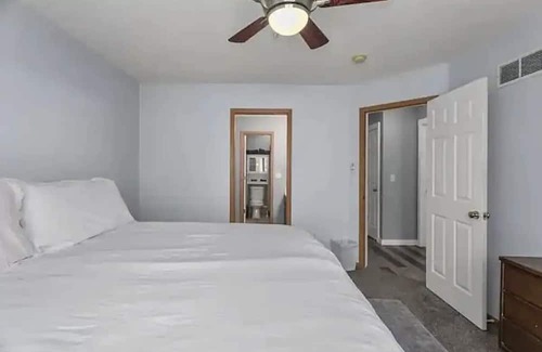 Lenexa Casa | Cozy 3-bedroom townhome in welcoming Lenexa with AC, WiFi NEW PROMO PRICING