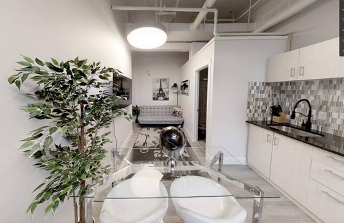 Sandy Hill Apartamento | Private Bachelor in Sandy hill!