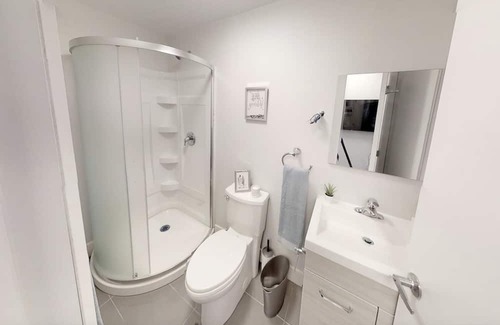 Sandy Hill Apartamento | Private Bachelor in Sandy hill!