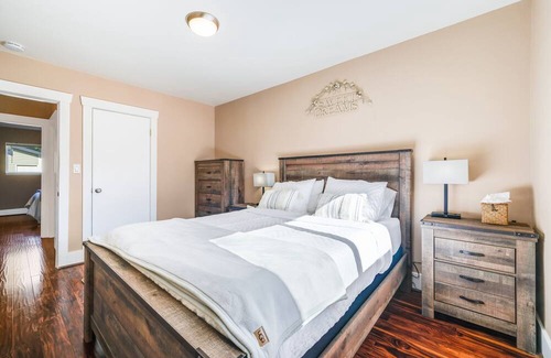Phinney Ridge Casa | Remodeled 3BR Green Lake Gem with Fenced Yard