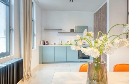 University District Apartamento | 2-BR Haven in Antwerp