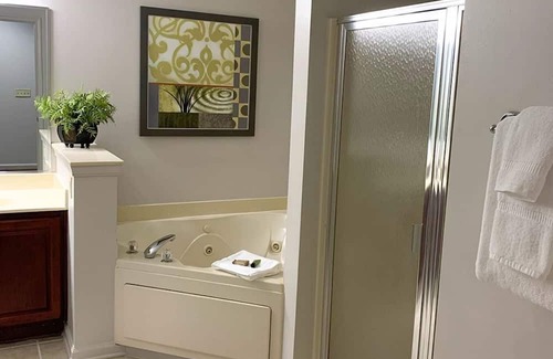 Williamsburg Complejo | 2 BD-2 BA Resort @ Williamsburg with family amenities -Suite 1