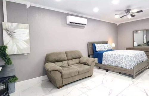 Egypt Lake-Leto Apartamento | #13 Tampa Suite ................................................................
