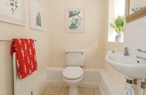 Sturminster Newton Cabaña | NO. 98, pet friendly, with a garden in Sturminster Newton