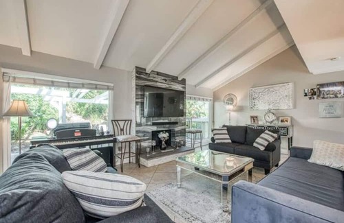 Mission Viejo Casa | 3Br/2Ba Gem in So. Orange County! Enjoy Lake & Pool Access. Your perfect retreat