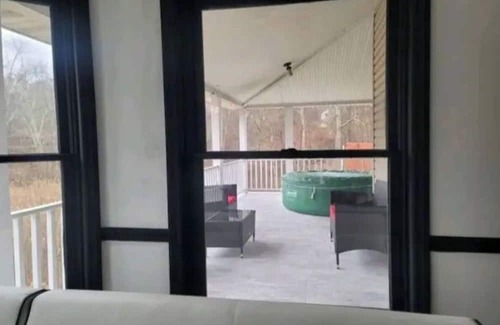 Putnam Valley Casa | @iHeartNYState 5br - Hot Tub Sauna Jacuzzi