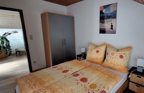 Laufen Apartamento | Mansarden-wohnung 38m² mit Bergblick, bis 4 Personen, 2 Balkone