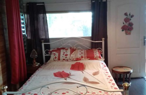 Saint-Louis Chalet De Esquí | Homerez - Beautiful chalet for 2 ppl. with terrace at Les Makes