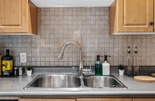 The Beaches Apartamento | Entire Unit-Walk To The Beach - 5 Mins To History