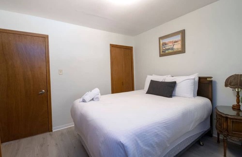 Tiny Casa | 3 Bdrm Family Escape - Steps from Sandy Beach!