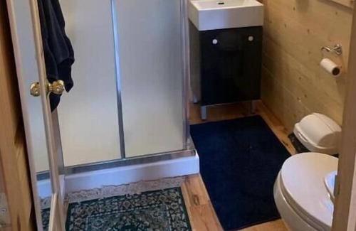 Brew Bay Cabina | Ravenwood Cottage: Romantic Country Cabin