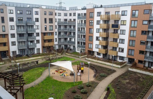 Krzyki Apartamento | Modern Apartment With Balcony by Renters