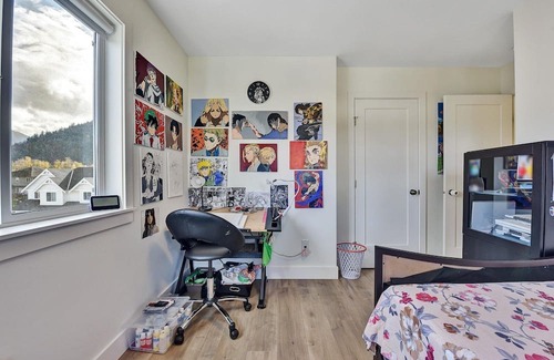 Sardis Casa | Minutes away from Vedder river, trails & parks, this 3 bed + den home is purfect