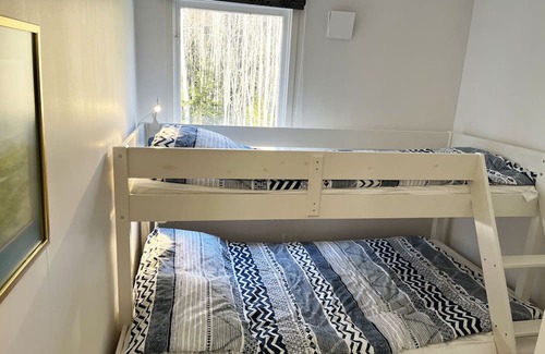 Bjorkoby Casa | Nice cottage located by the lake Nömmen in Björköby | SE07056