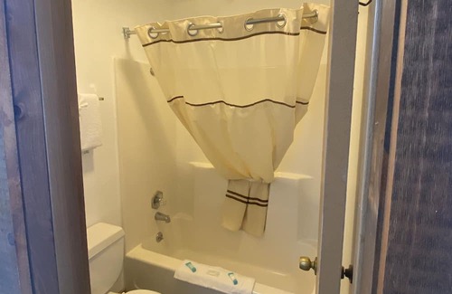 Indian Point Condominio | Double Queen Room w/Kitchen Supplies