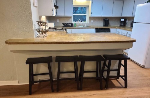 Lower Grand Lagoon Casa | Beach Bungalow Pet-Friendly 5 Minutes to the Beach