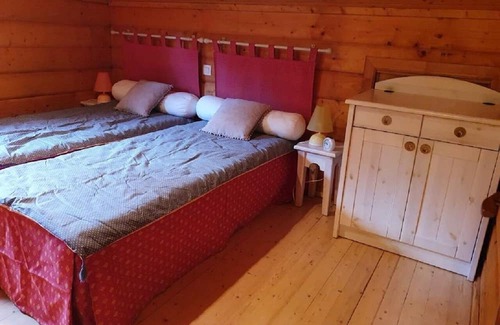 Bias Casa | Chalet 'Village Des Pins D'or' with Shared Pool, Wi-Fi and Air Conditioning