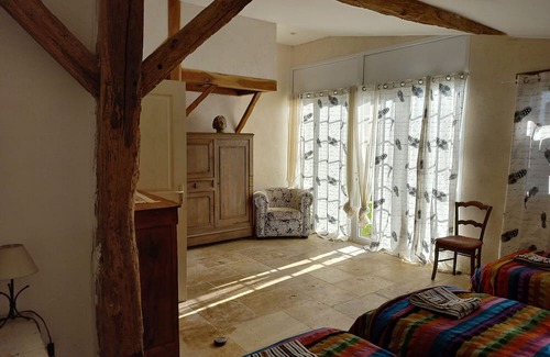 Charente Limousine Casa | Holiday Home 'Gîte Le Clou' with Private Garden