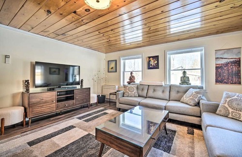 Richmond Cabaña | Charming 2-bedroom cottage with WiFi, AC in lovely Richmond