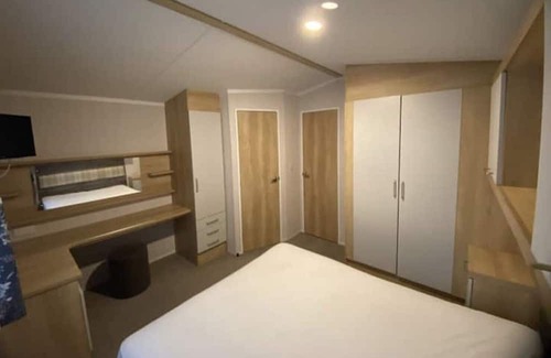 Isle of Grain Casa | Thameside 6 Sleeper