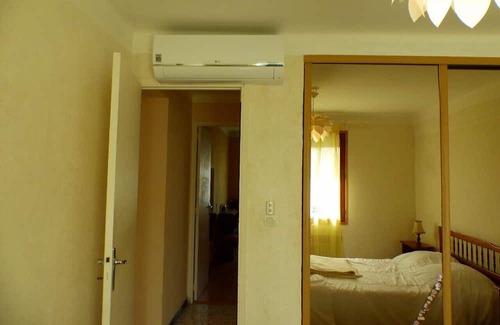 Six-Fours-les-Plages Apartamento | Spacious family nest, a stone's throw from the sea