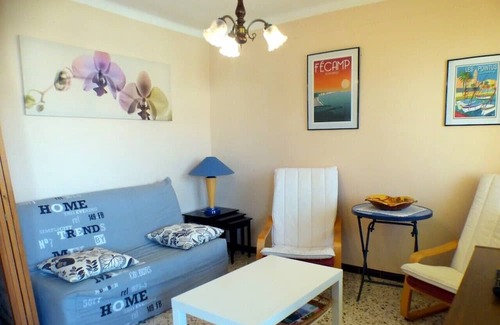 Six-Fours-les-Plages Apartamento | Spacious family nest, a stone's throw from the sea
