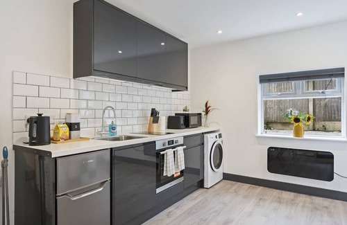 Giltbrook Apartamento | Deluxe Studio Flat - Free Street Parking