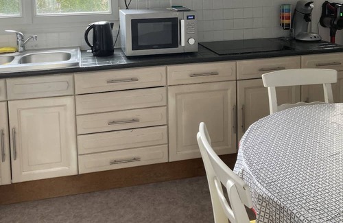 Avrille Cama Y Desayuno | Chambres Dans Maison Avec Jardin