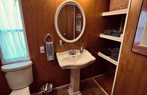 Cedar Key Cabaña | Charming waterfront home on Goose Cove .