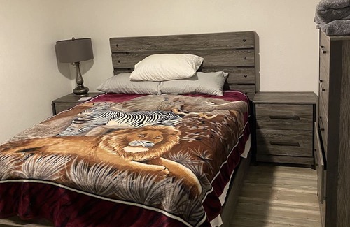 Palisade Apartamento | Private and comfortable clean and a bubbling hot tub two bath rooms one bedroom