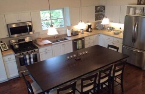 Sturgeon Bay Casa | The Villa -Waterfront home