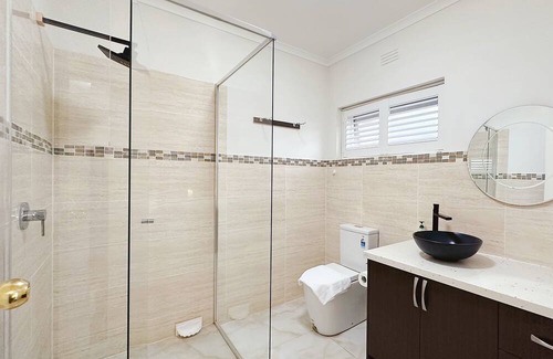 Sandringham Villa | Near Beach House by GoodLive