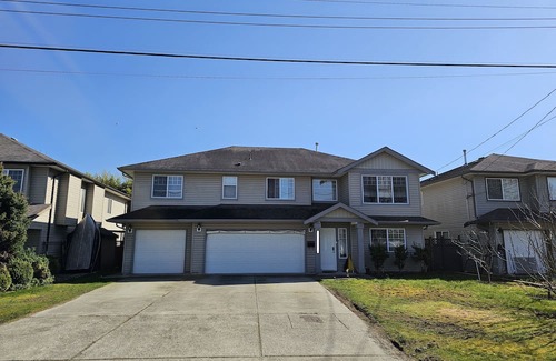 Maple Ridge Casa | Self Check-in, Private Room, Private Entrance in a Maple Ridge house