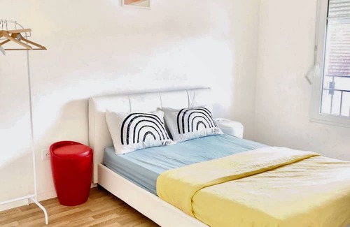 Les Luats Apartamento | Homerez - Beautiful apartement for 4 ppl. with balcony at Villiers-sur-Marne